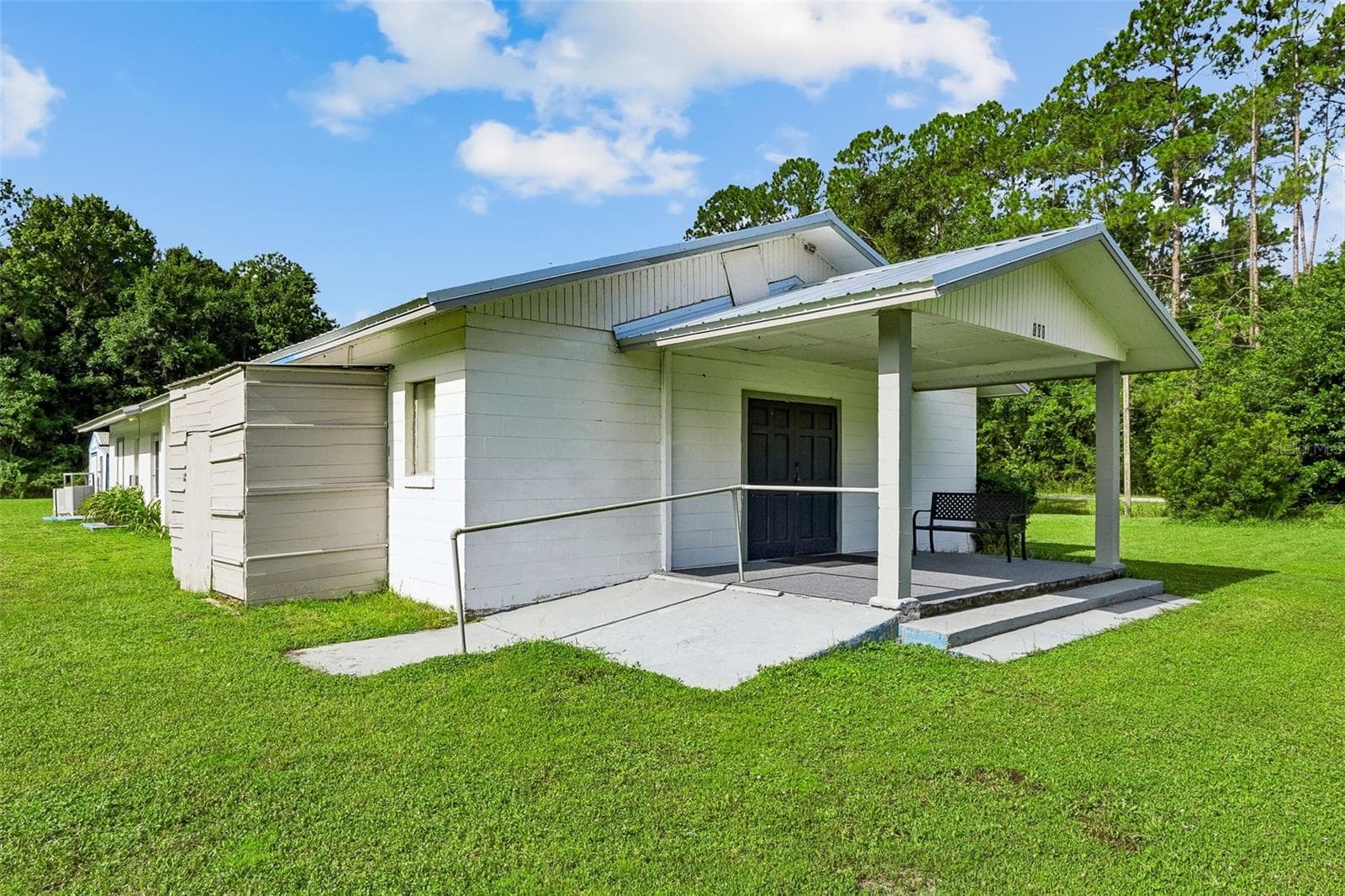 Covered Patio - 101 SESAME ST, PALATKA