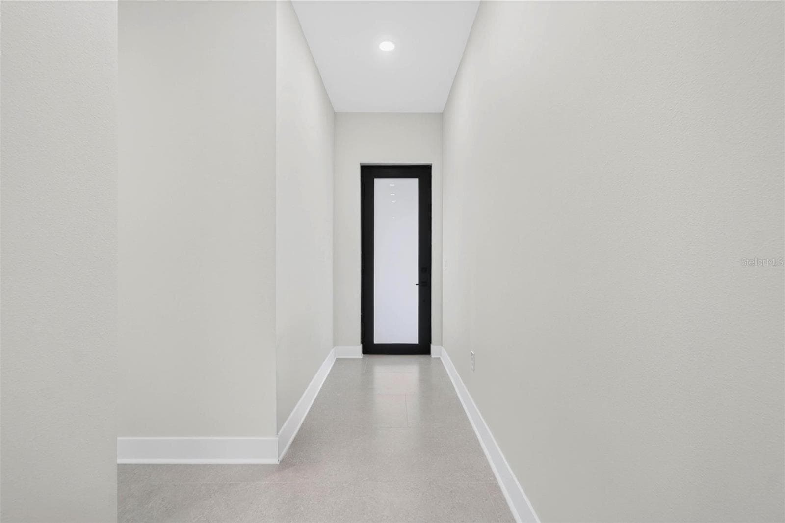 Entrance Hallway - 2227 32ND AVE N, ST PETERSBURG