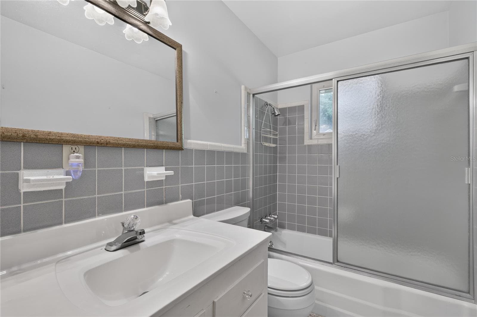 Bath 2 - 2435 BROADVUE AVE, EUSTIS
