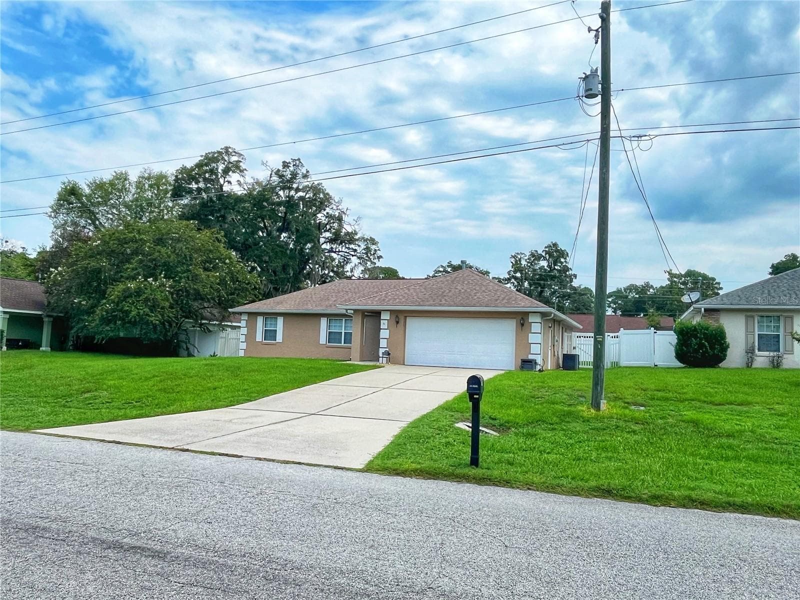 Single Family Residence at 3201 NE 42ND PL, OCALA, photo 3 of 39