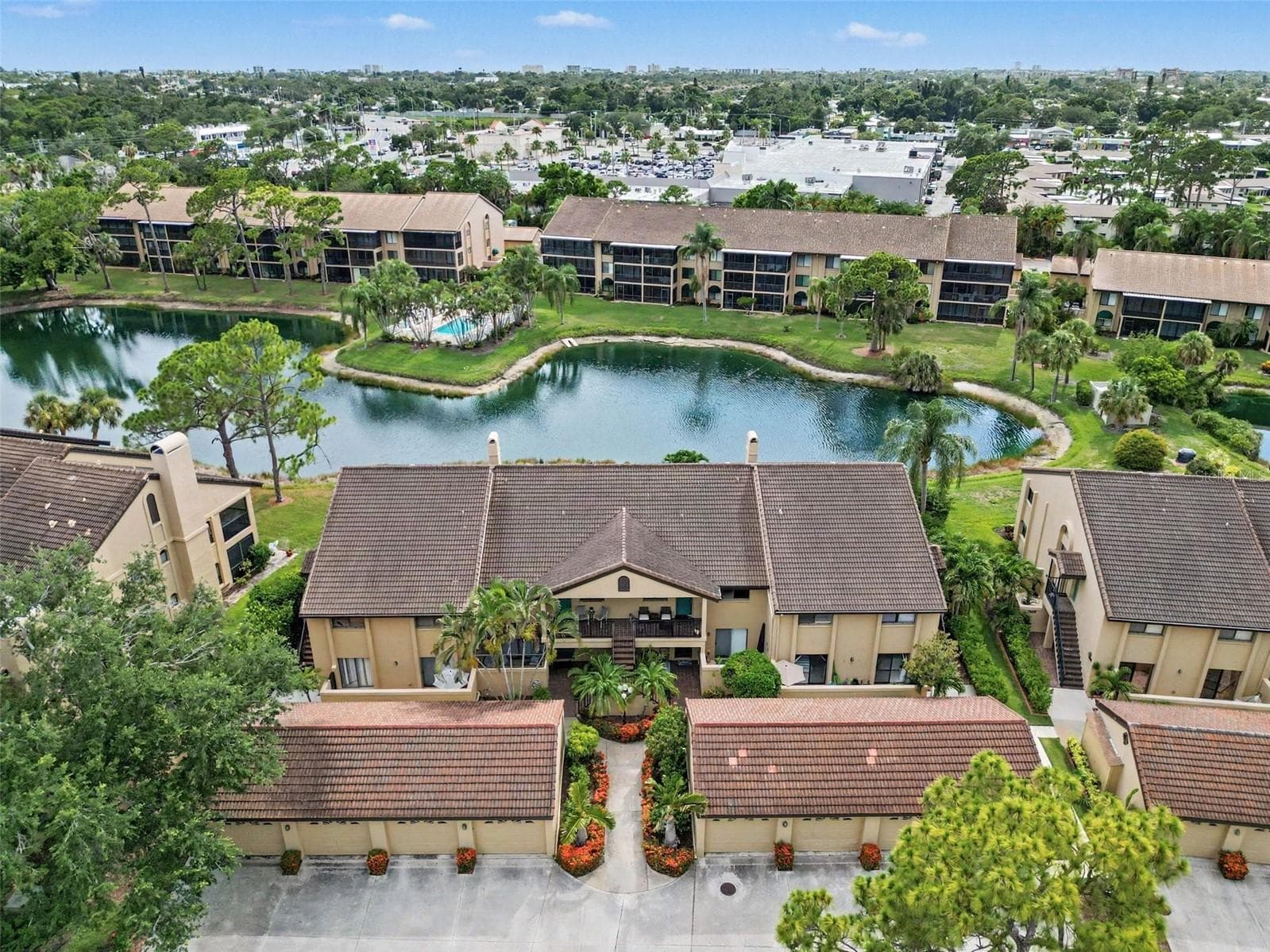 Condominium at 5652 ASHTON LAKE DR #5652, SARASOTA, photo 33 of 51