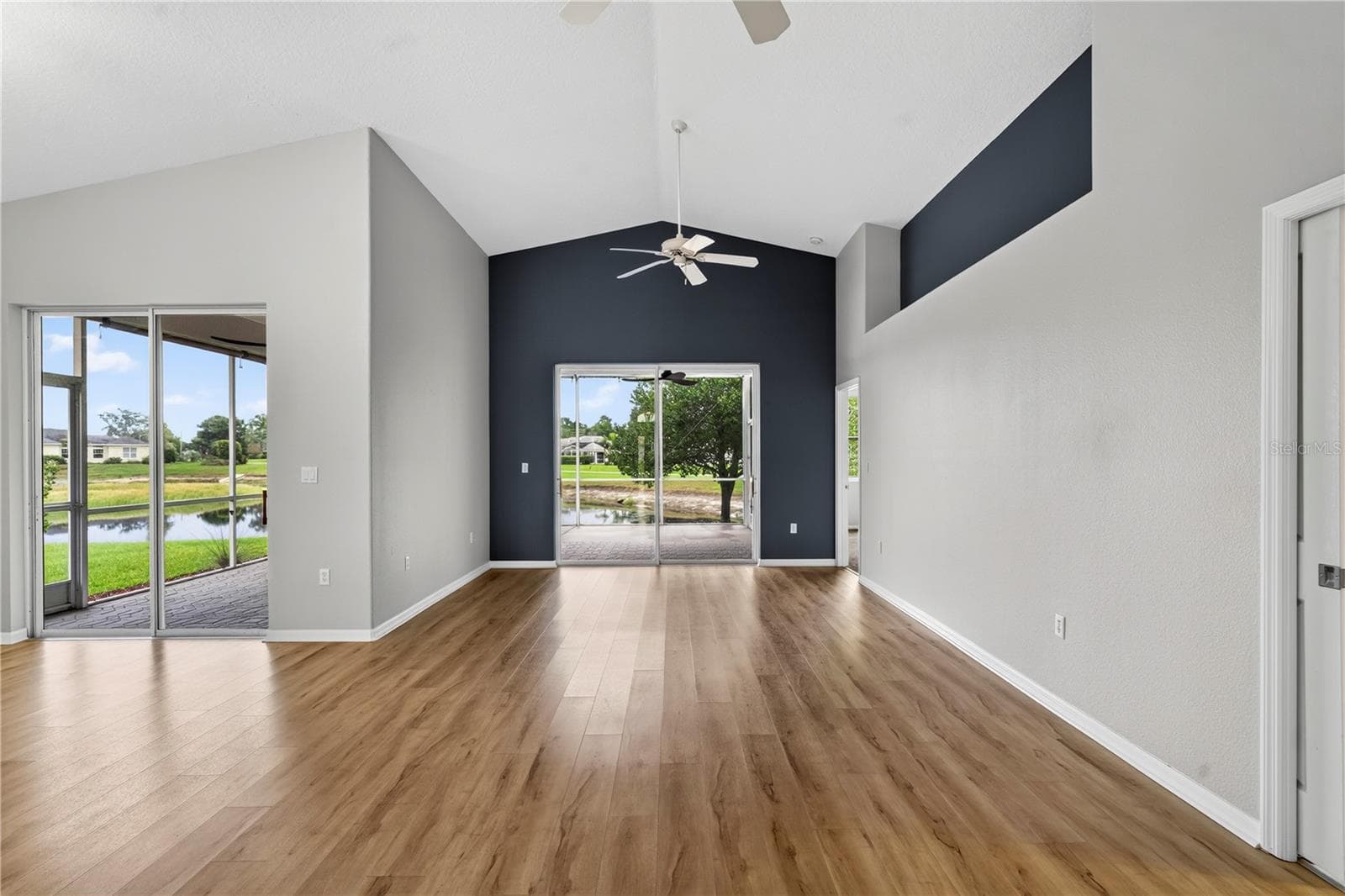 Living room - 9257 BONNIE COVE DR, WEEKI WACHEE