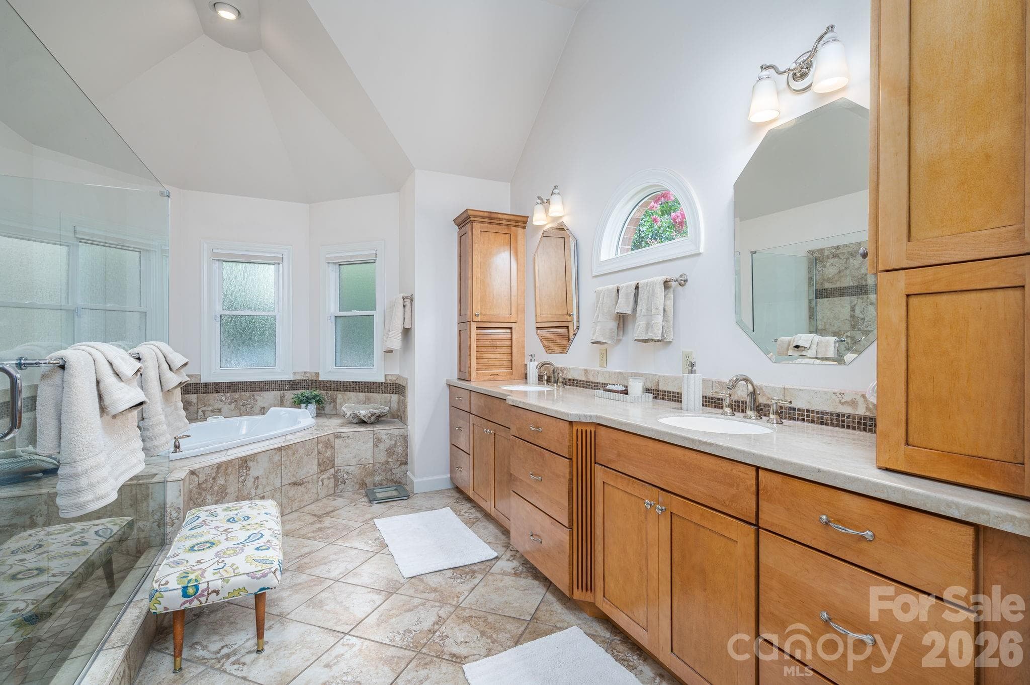 Ensuite bathroom - 5023 Samuel Pinckney Drive, Belmont