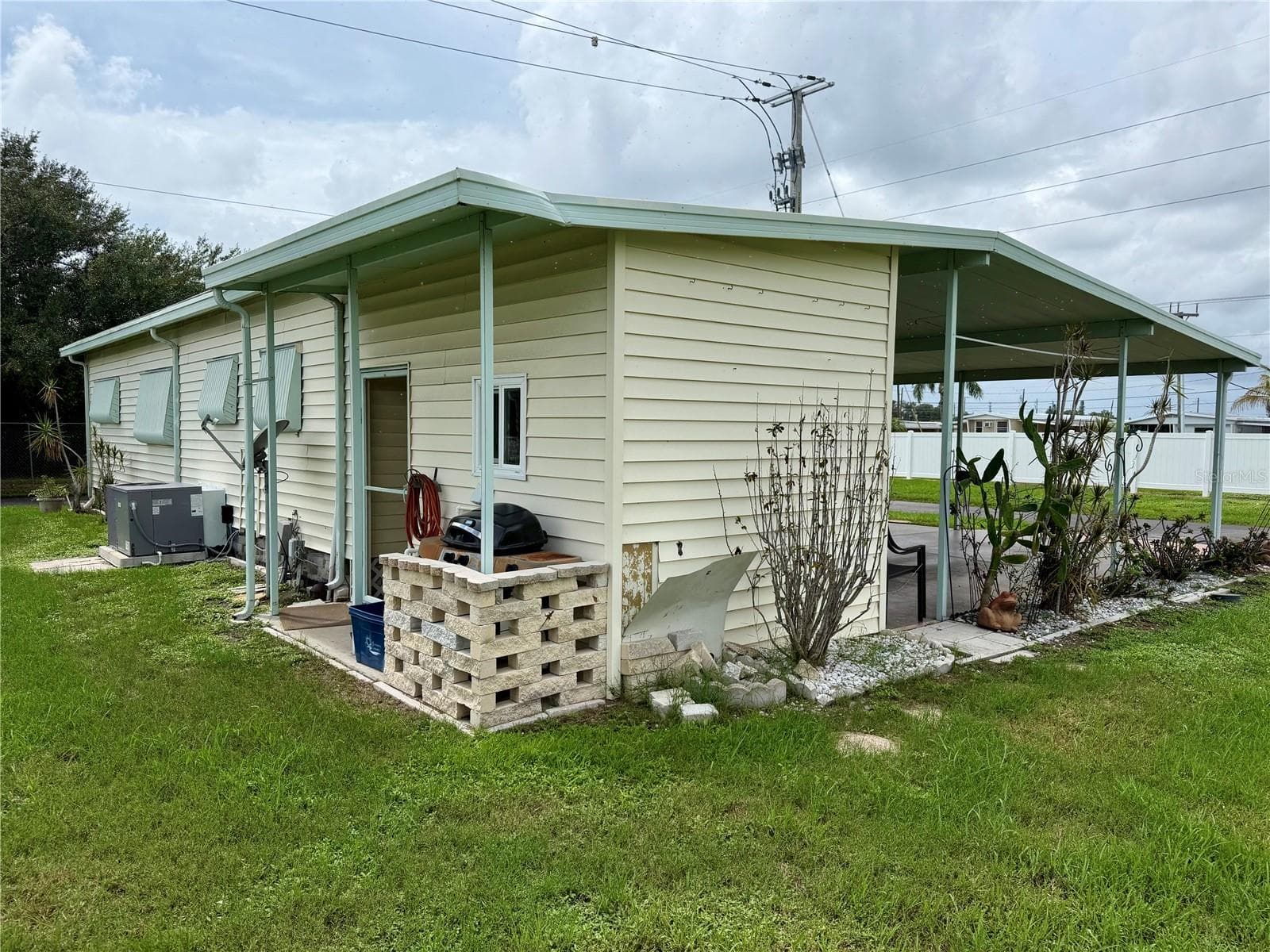 Mobile Home at 5301 ALGERIA CT, BRADENTON, photo 28 of 33