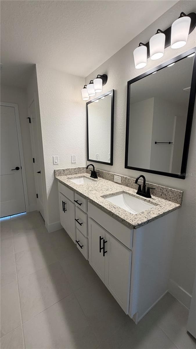 Single Family Residence at 2683 AVERLAND LOOP, NORTH PORT, photo 9 of 13