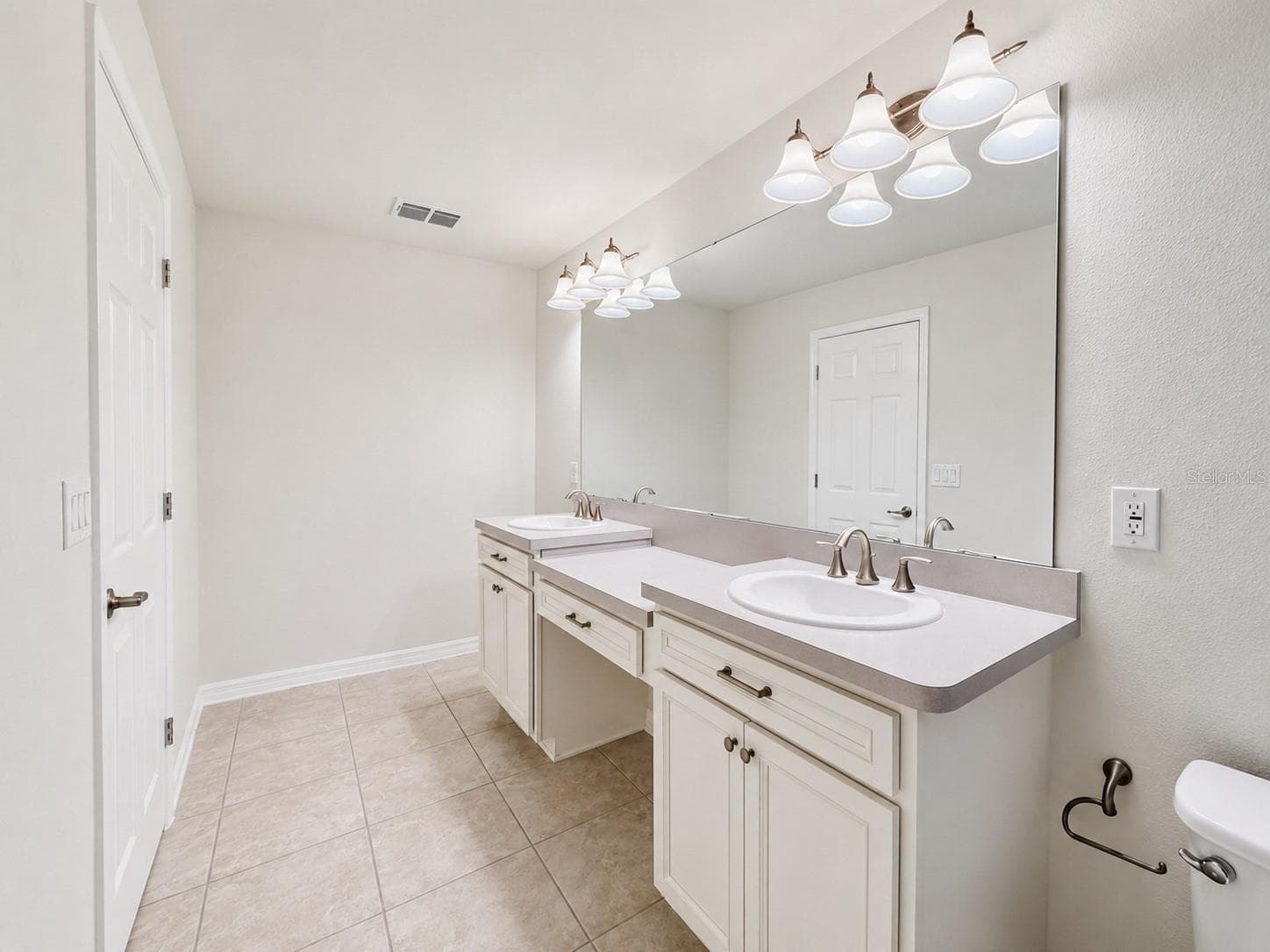 Townhouse at 5012 SYLVESTER LOOP, TAMPA, photo 12 of 27