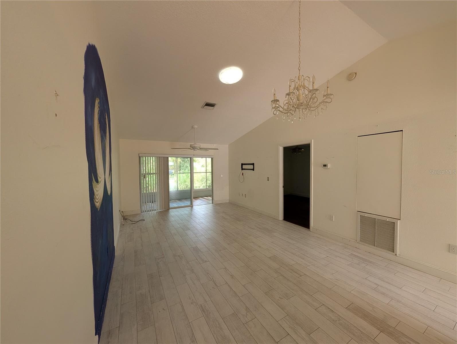 Condominium at 638 N JEFFERSON AVE #15, SARASOTA, photo 4 of 21