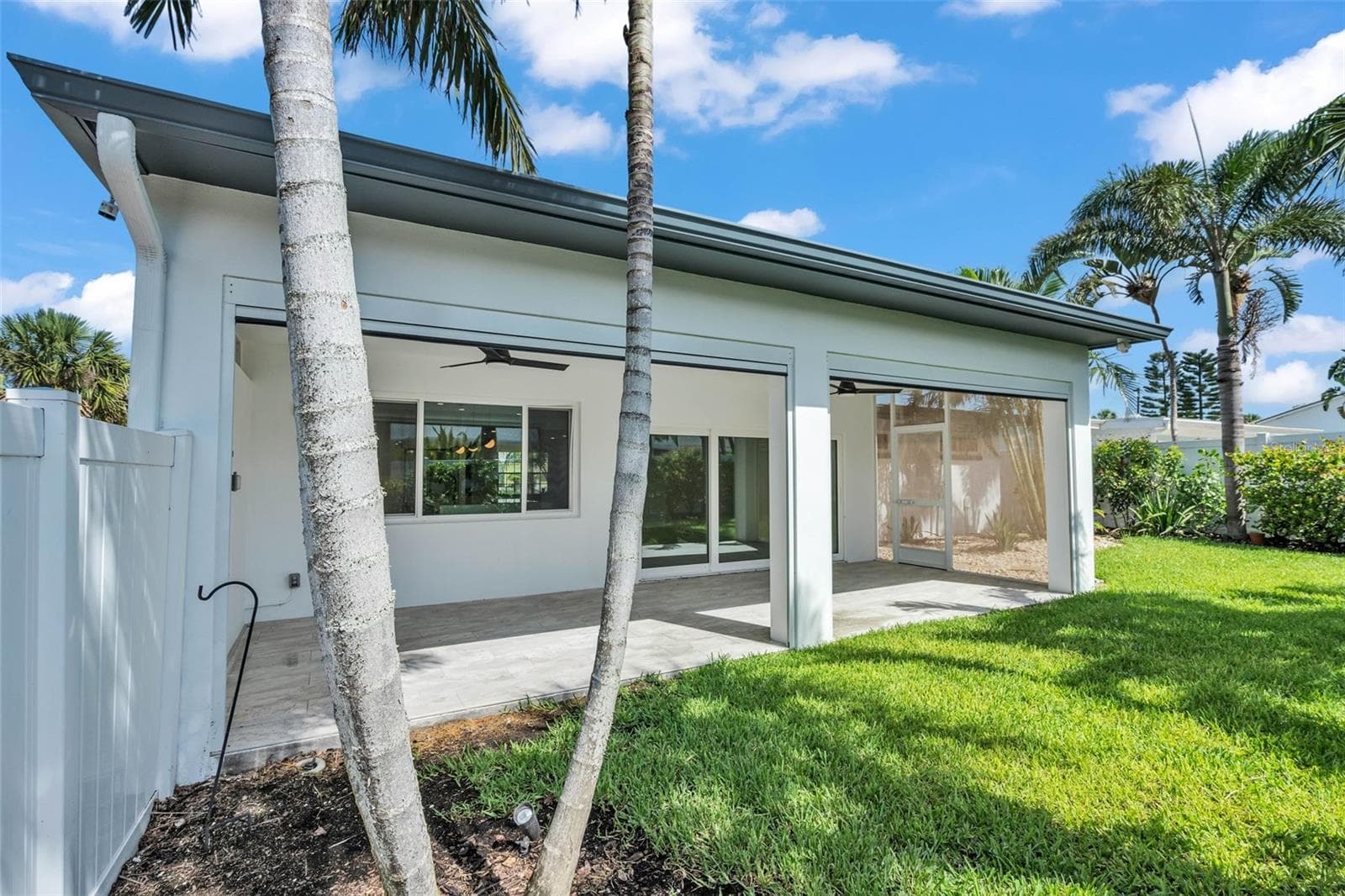 Single Family Residence at 965 BRUCE AVE, CLEARWATER BEACH, photo 31 of 33