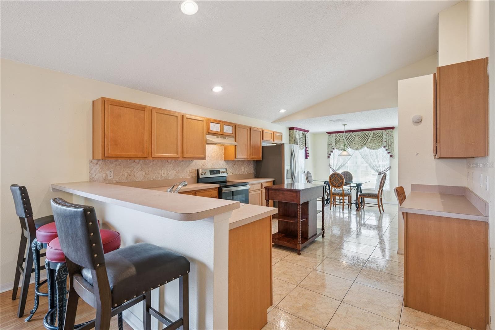 Single Family Residence at 663 MESILLA DR, KISSIMMEE, photo 6 of 34