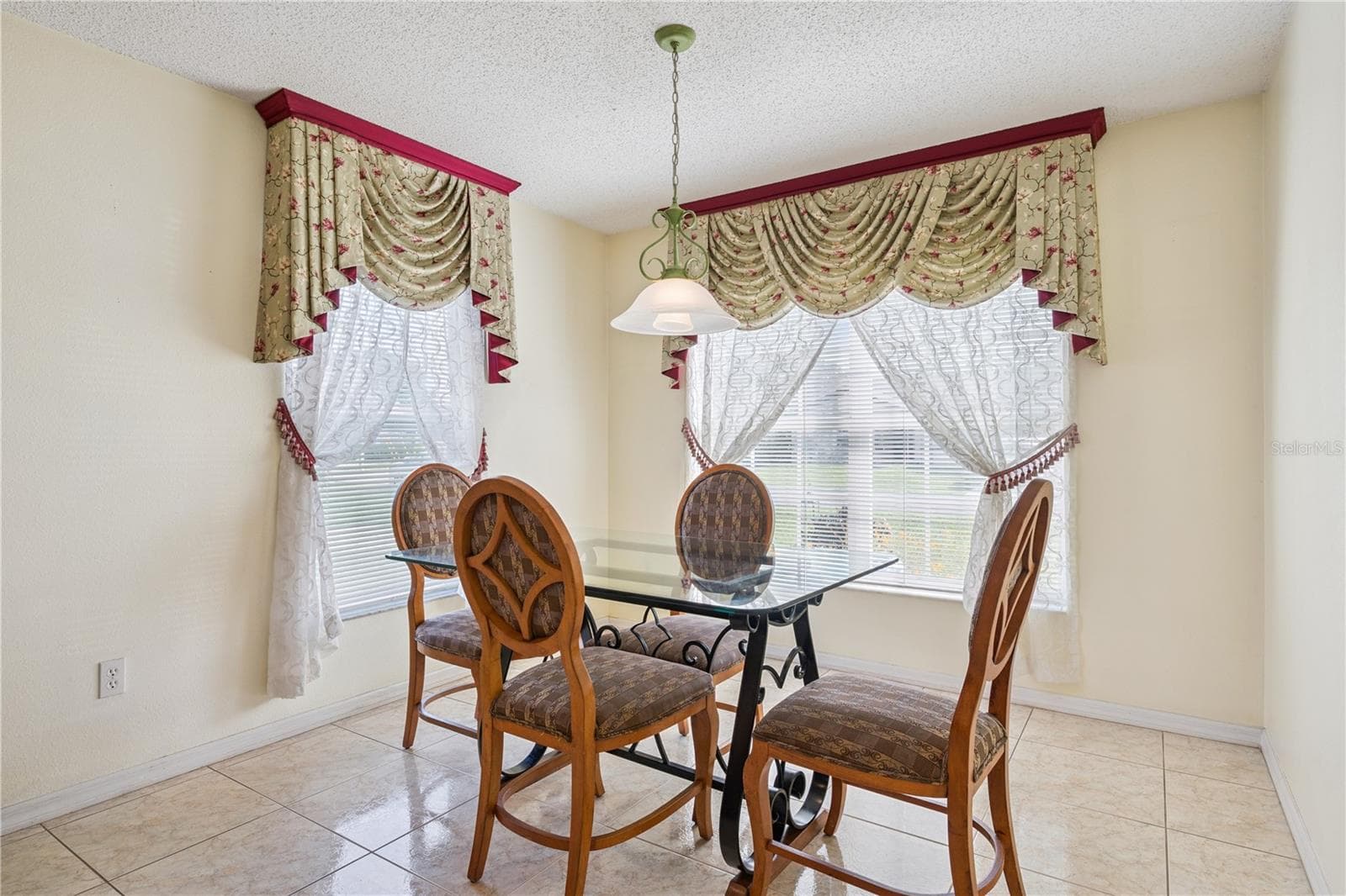Single Family Residence at 663 MESILLA DR, KISSIMMEE, photo 10 of 34