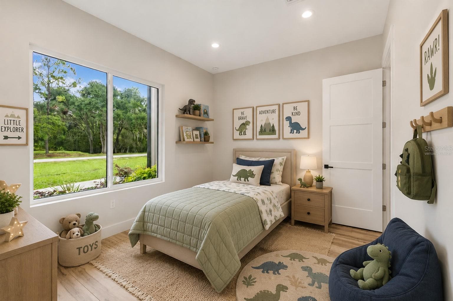 Virtually Staged - 12000 GOLDEN VALLEY DR, NEW PORT RICHEY