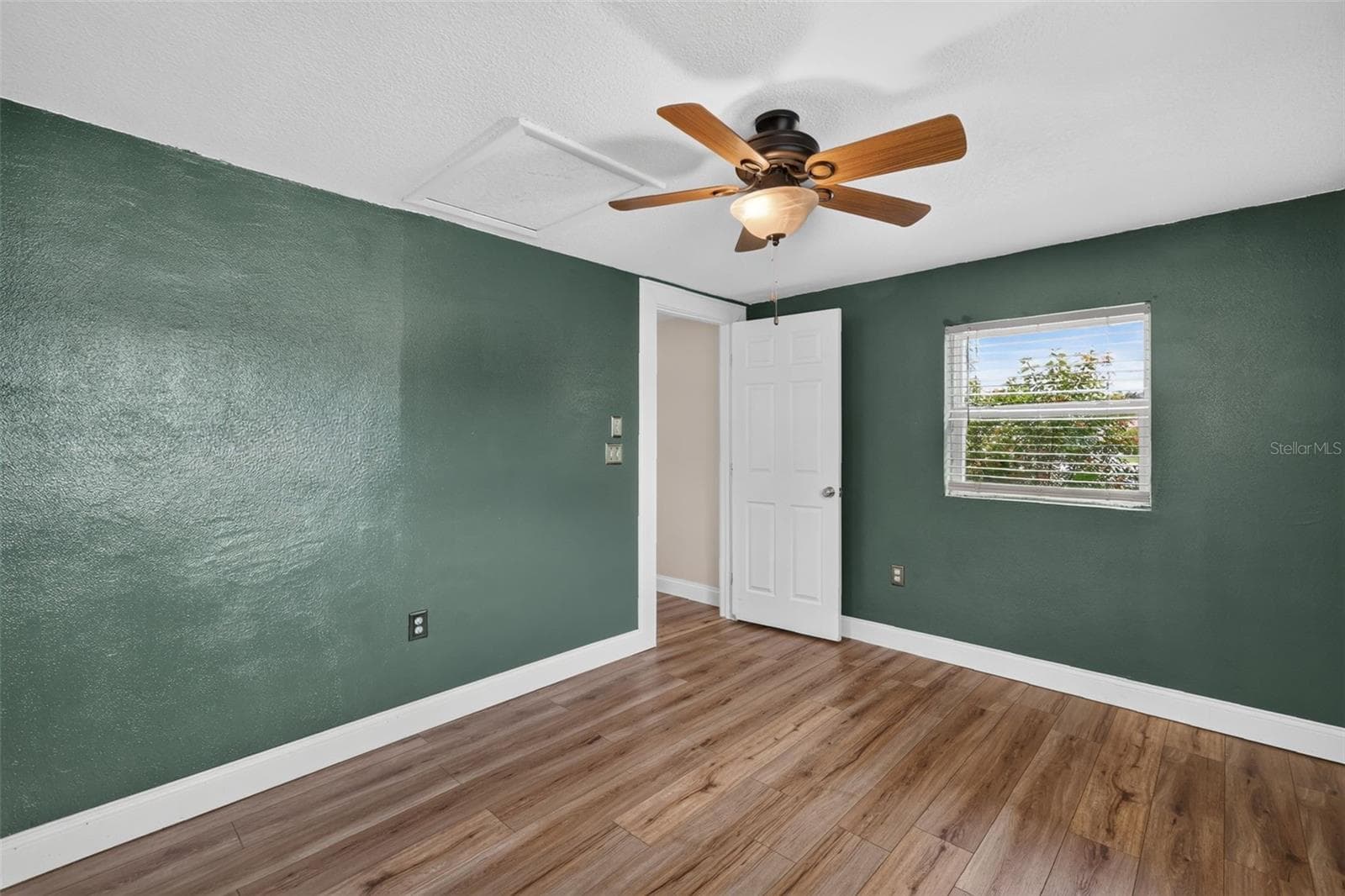 Single Family Residence at 1111 DORA AVE, TAVARES, photo 18 of 34