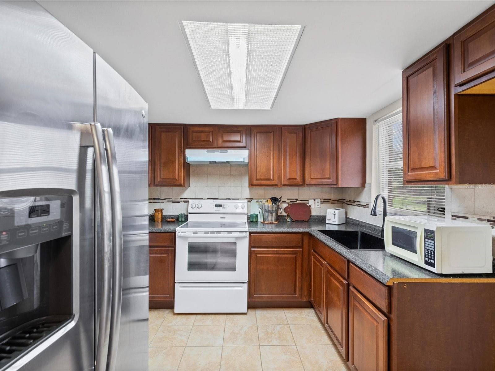 Kitchen - 1023 VIKING DR, HOLIDAY