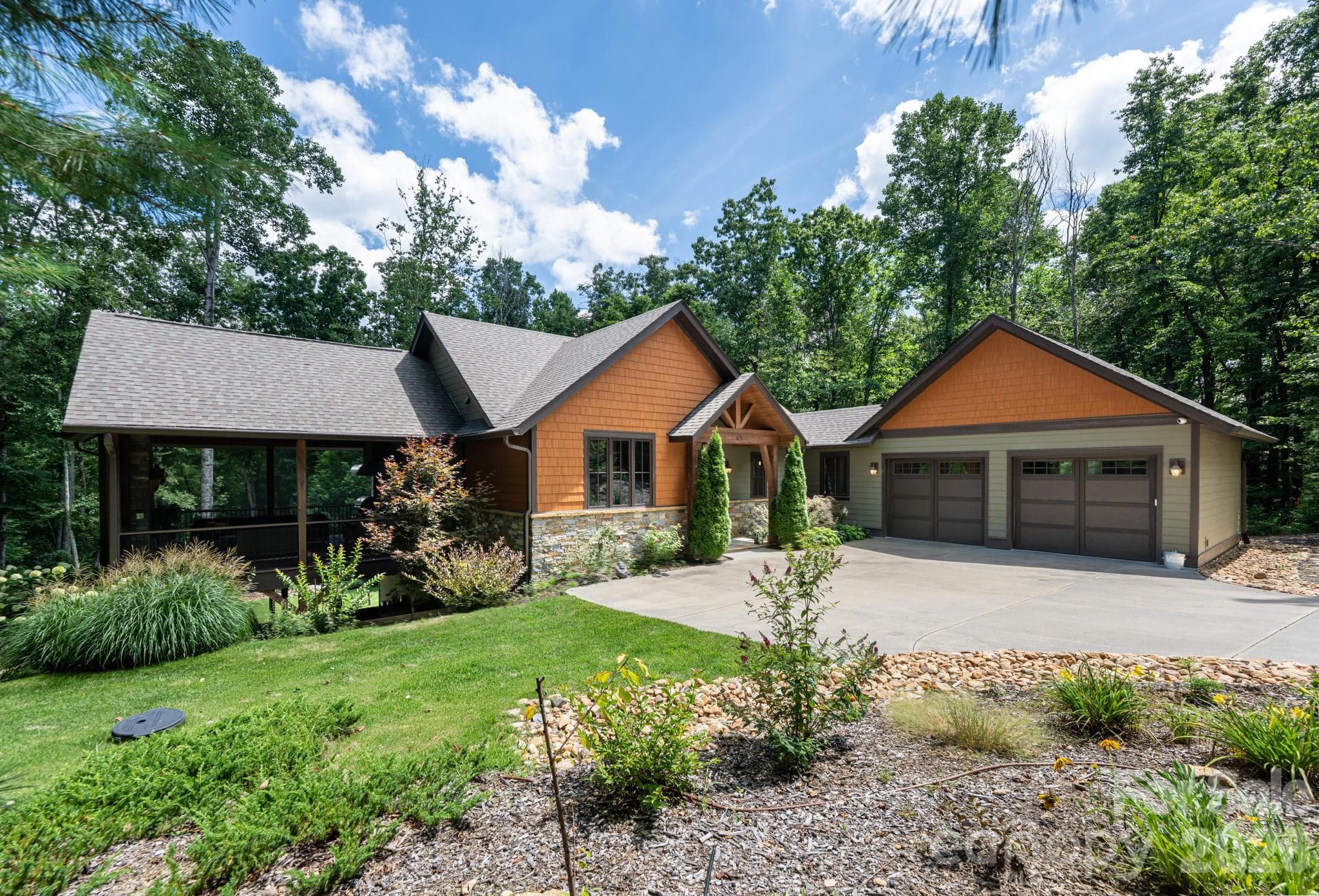 Single Family Residence at 403 Thunder Mountain Road, Hendersonville, photo 4 of 48