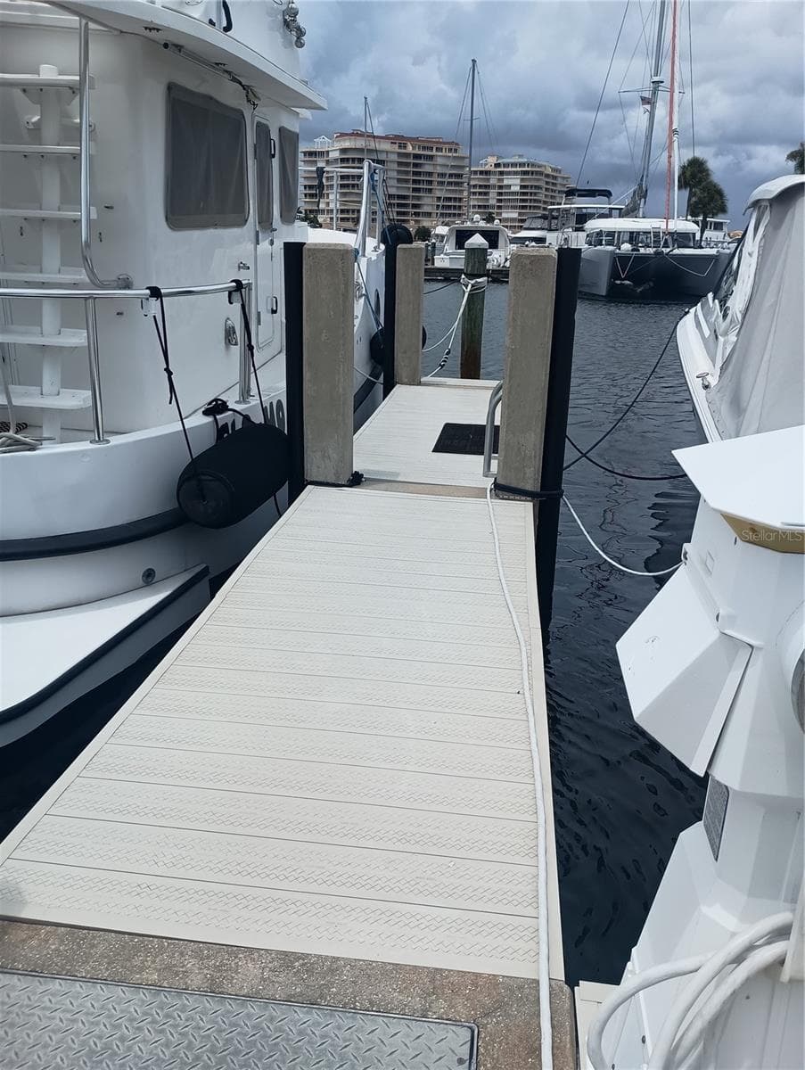 Finger Pier - 2600 HARBOURSIDE DR #P-05, LONGBOAT KEY