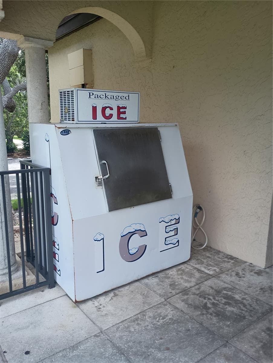Ice available - 2600 HARBOURSIDE DR #P-05, LONGBOAT KEY