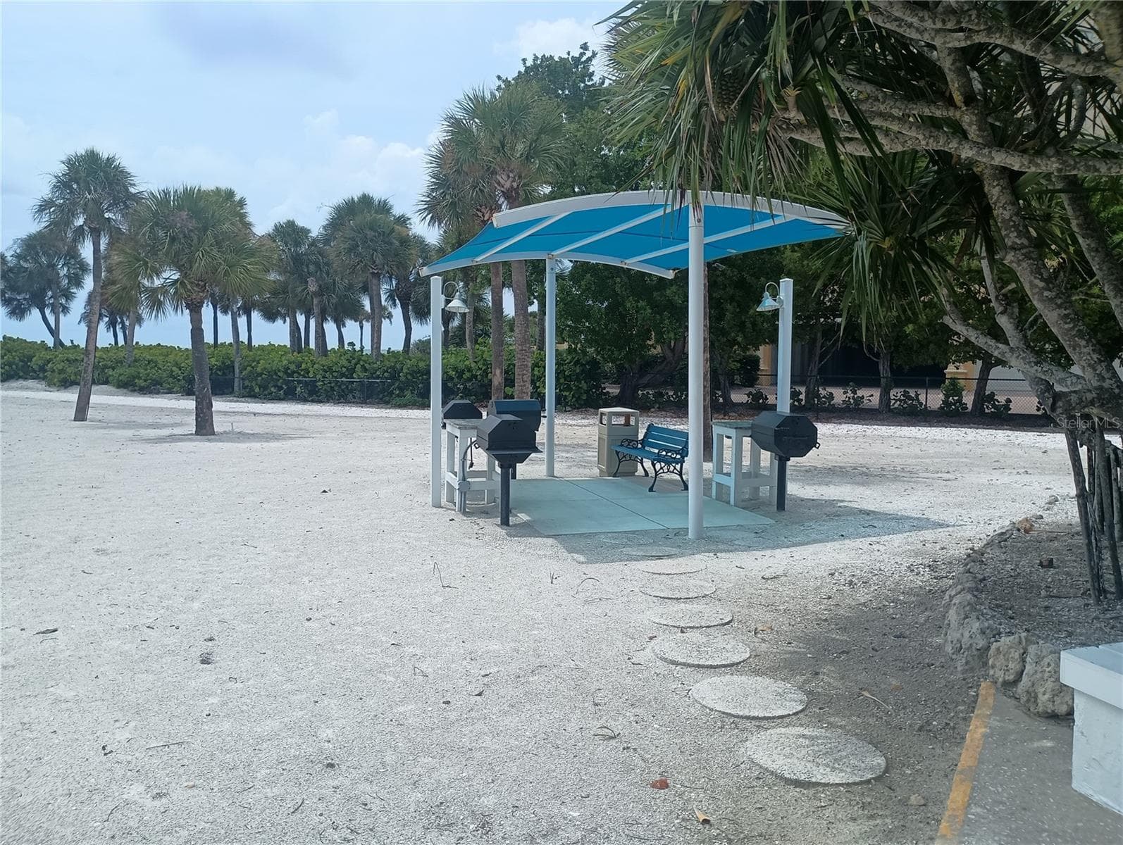 Beach ammenities - 2600 HARBOURSIDE DR #P-05, LONGBOAT KEY