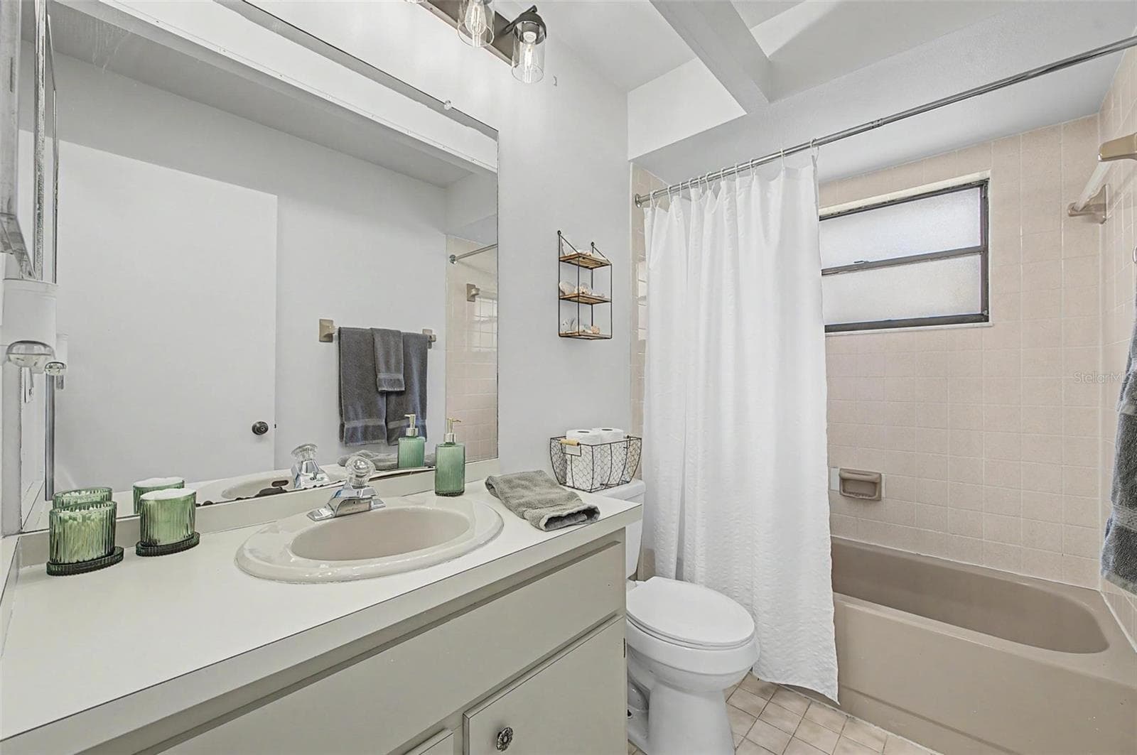 Guest Bath - 2028 NOBLETON AVE, SPRING HILL