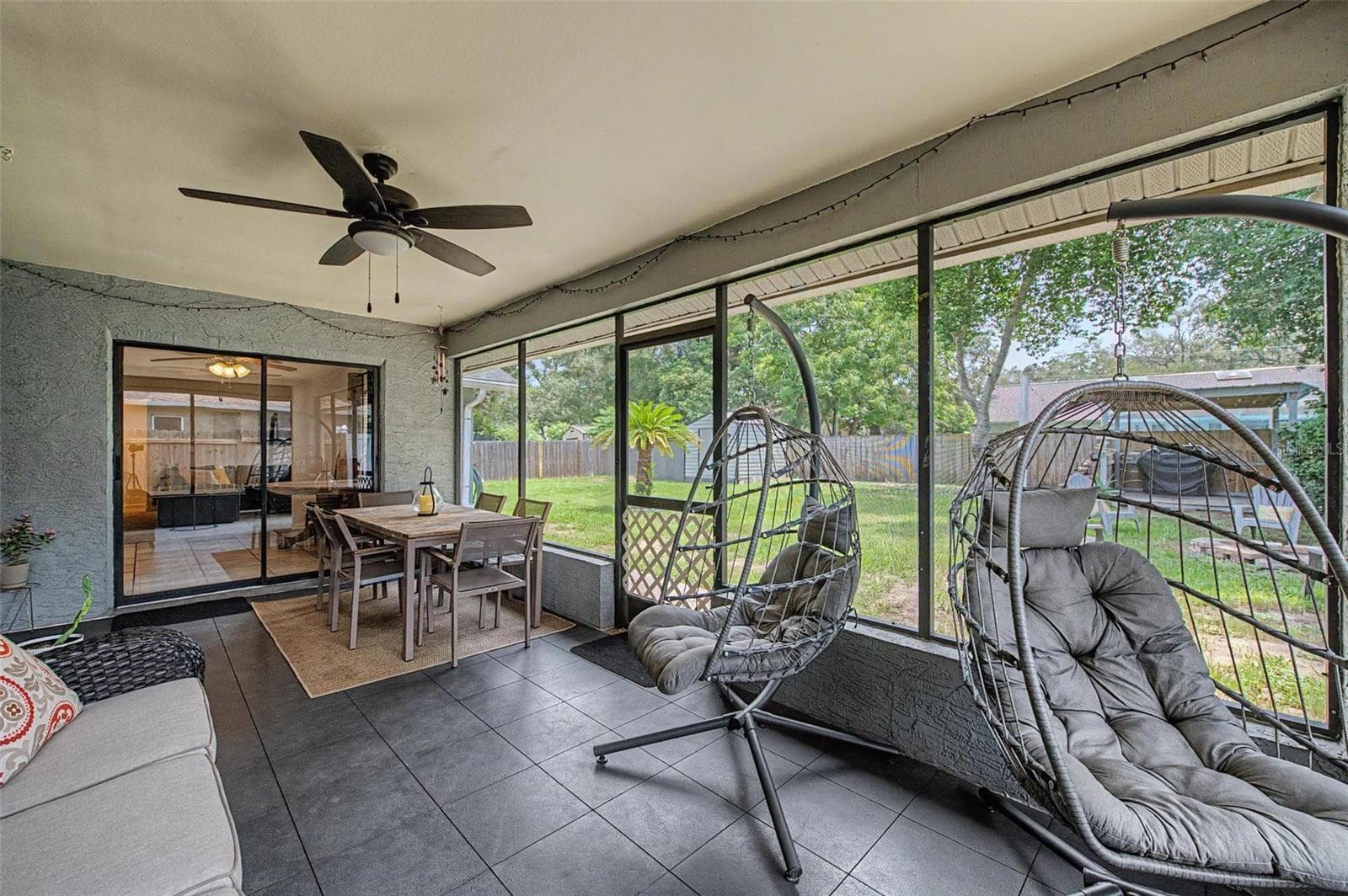Sliding doors lead to the Family Room and Dinette area - 2028 NOBLETON AVE, SPRING HILL