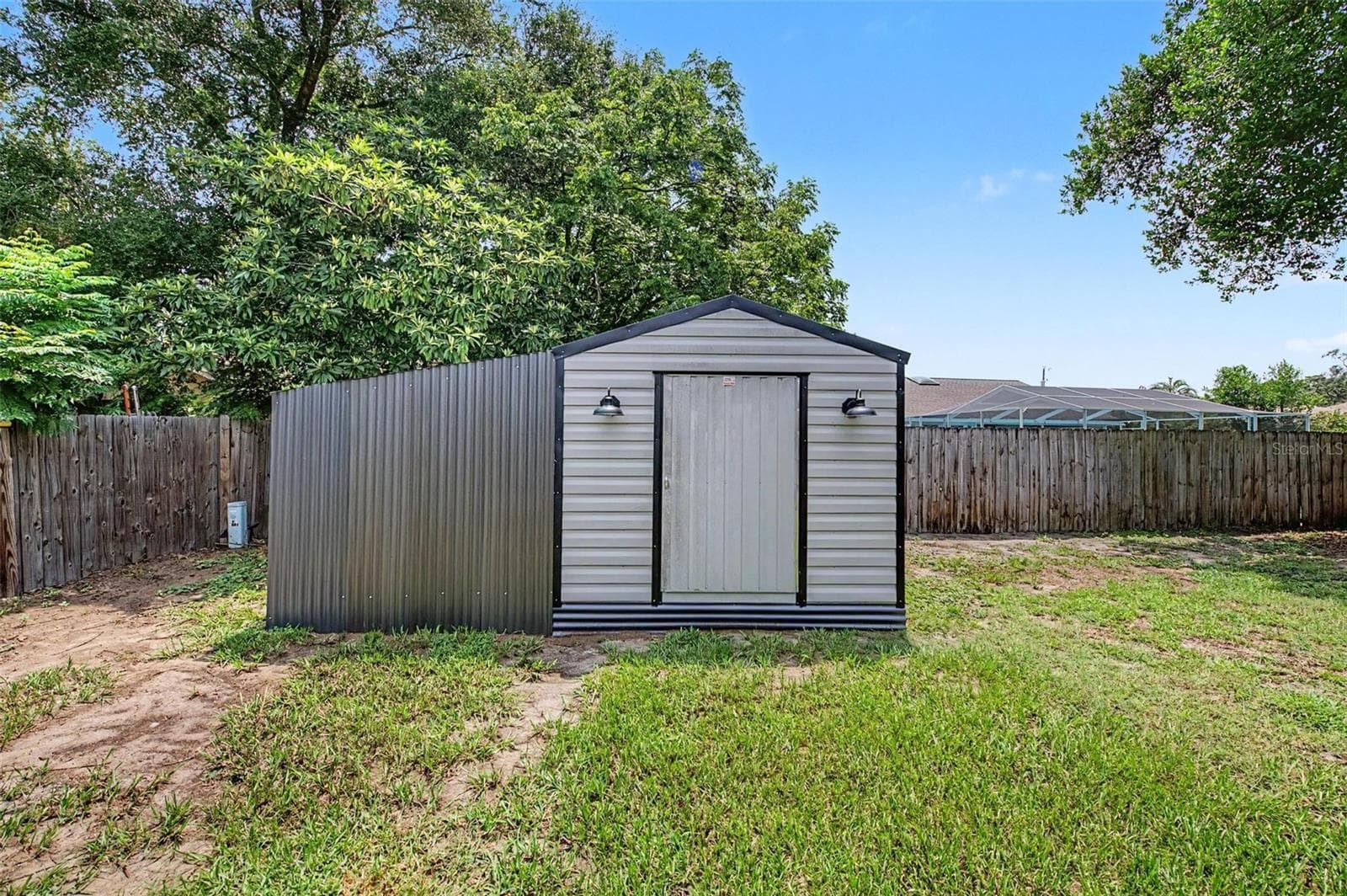 Shed has electric and lots of storage! - 2028 NOBLETON AVE, SPRING HILL