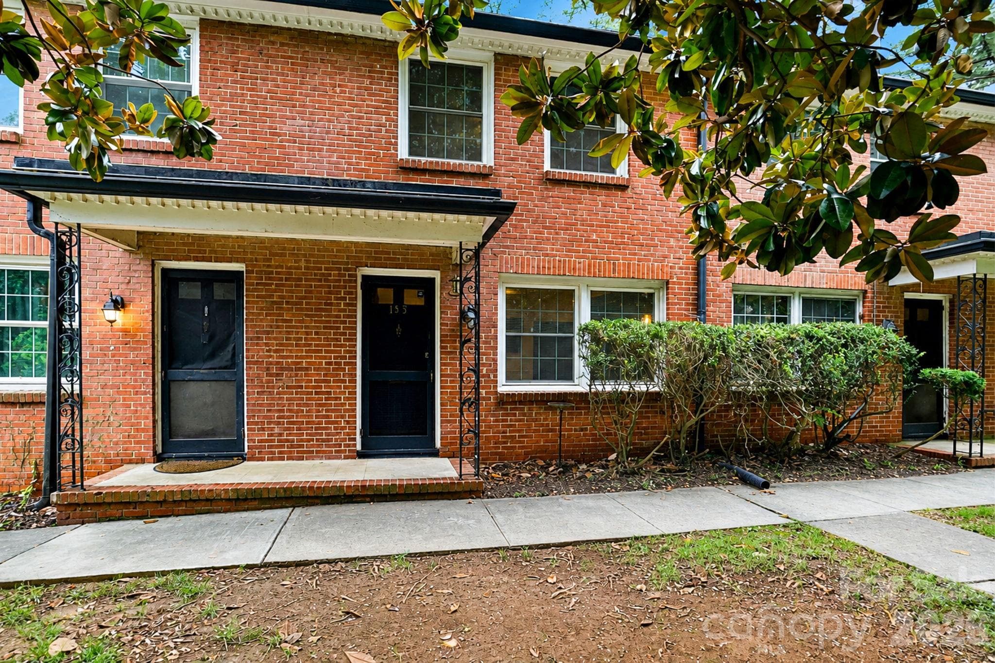 200 N Laurel Avenue