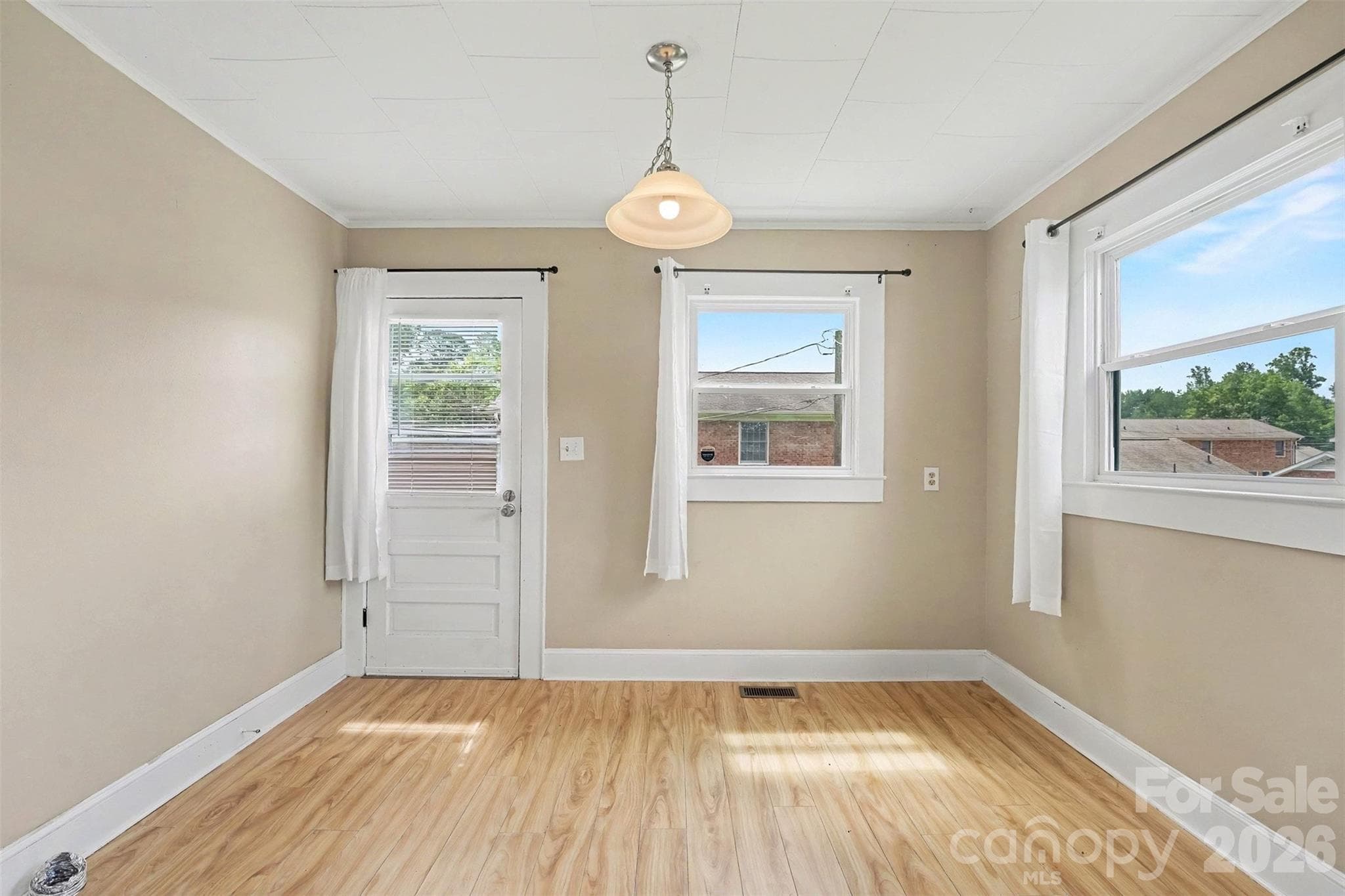 Single Family Residence at 1102 Desoto Avenue, Kannapolis, photo 7 of 16