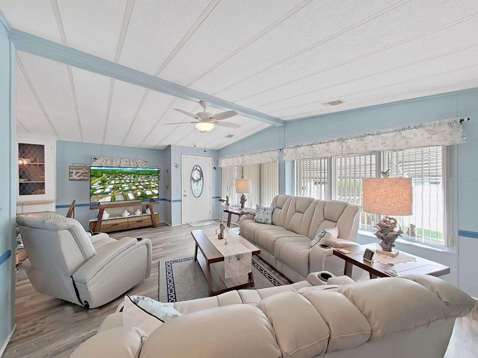 Manufactured Home at 5022 FOXWOOD BLVD, LAKELAND, photo 12 of 47