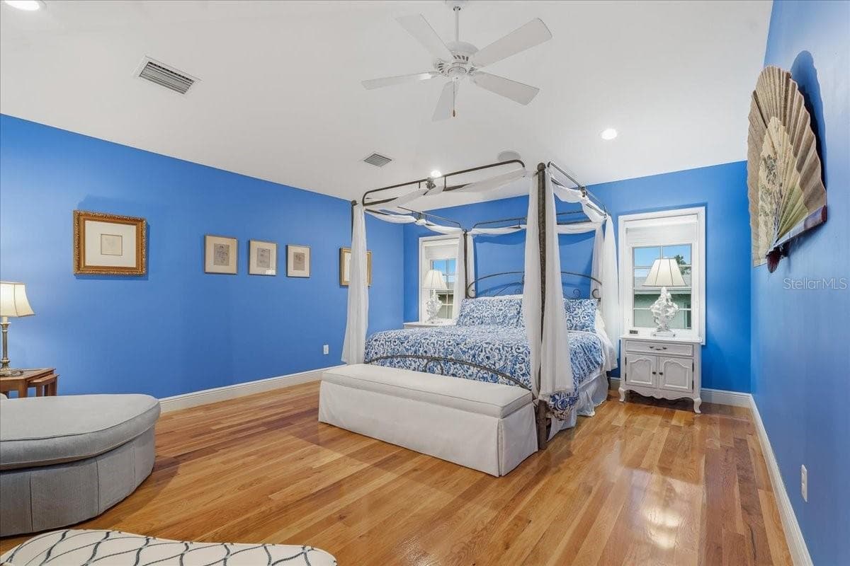 Single Family Residence at 89 MARTINIQUE AVE, TAMPA, photo 17 of 42
