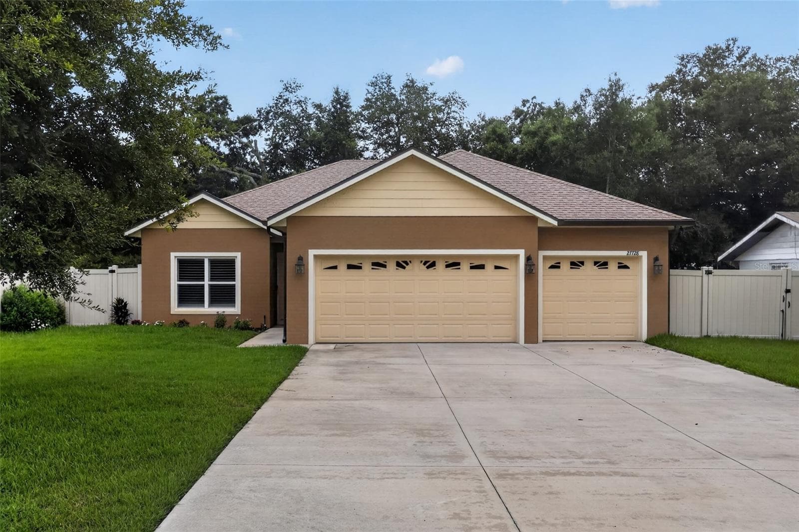 Single Family Residence at 27728 LISA DR, TAVARES, photo 2 of 31