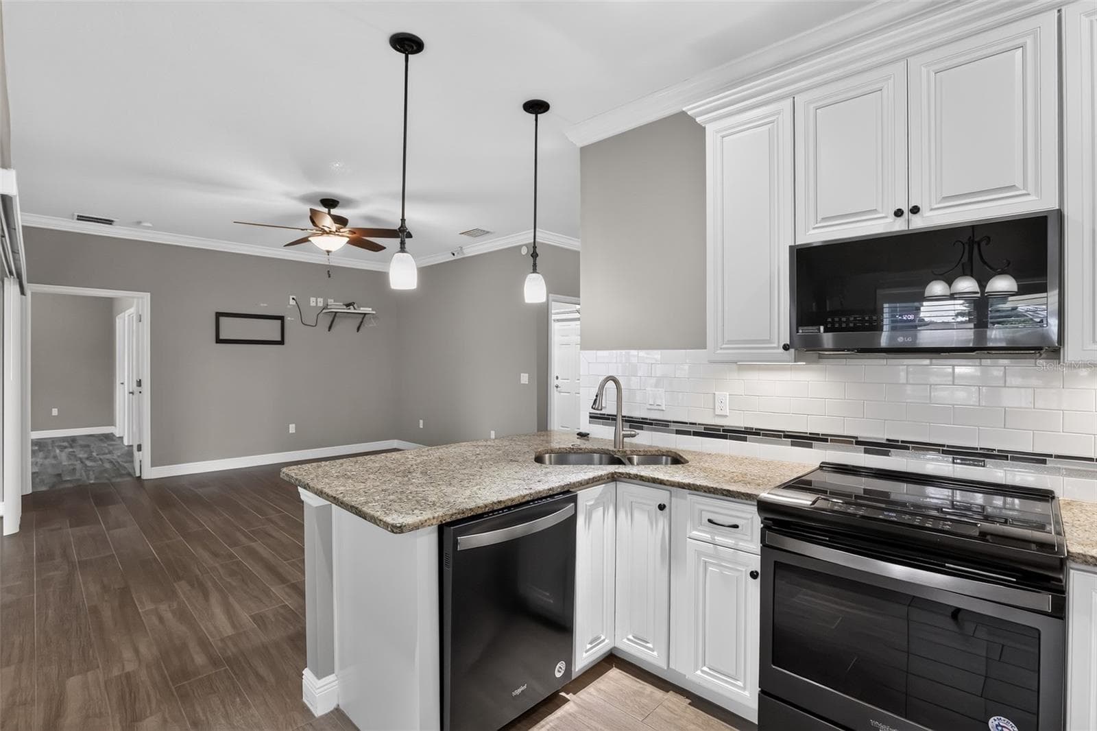 Single Family Residence at 27728 LISA DR, TAVARES, photo 12 of 31