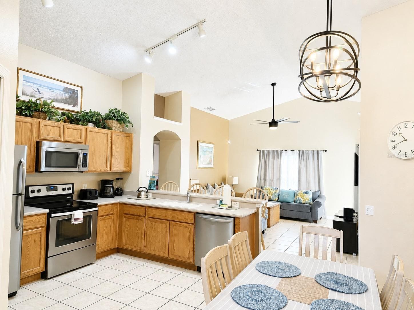 Single Family Residence at 2914 BLOOMING ALAMANDA LOOP, KISSIMMEE, photo 6 of 21