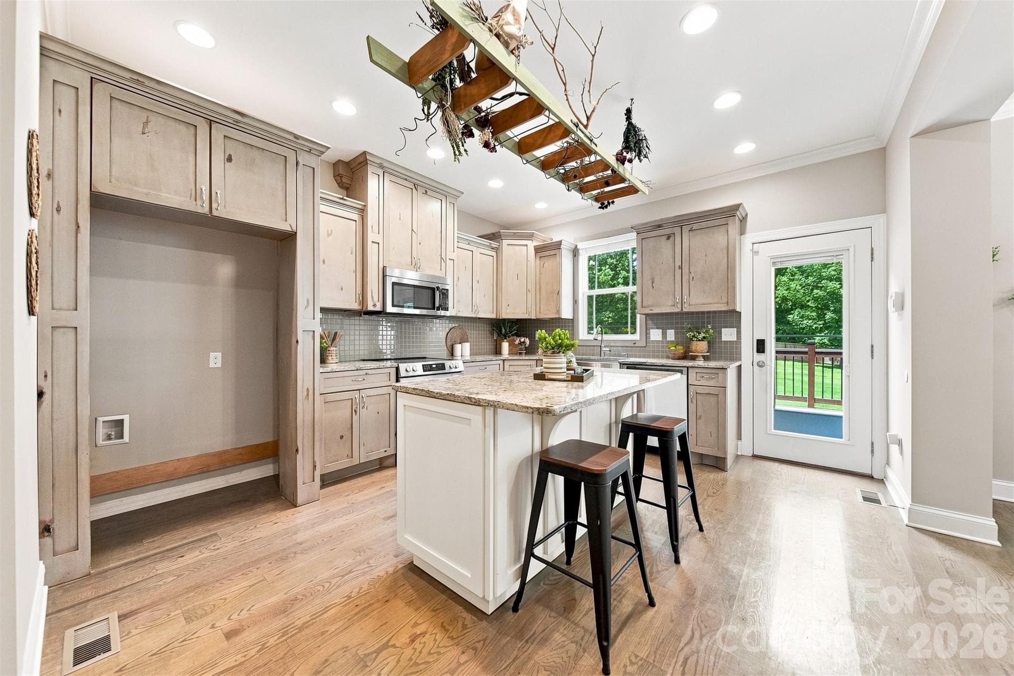 Single Family Residence at 5810 Dwayne Starnes Drive, Hickory, photo 15 of 42