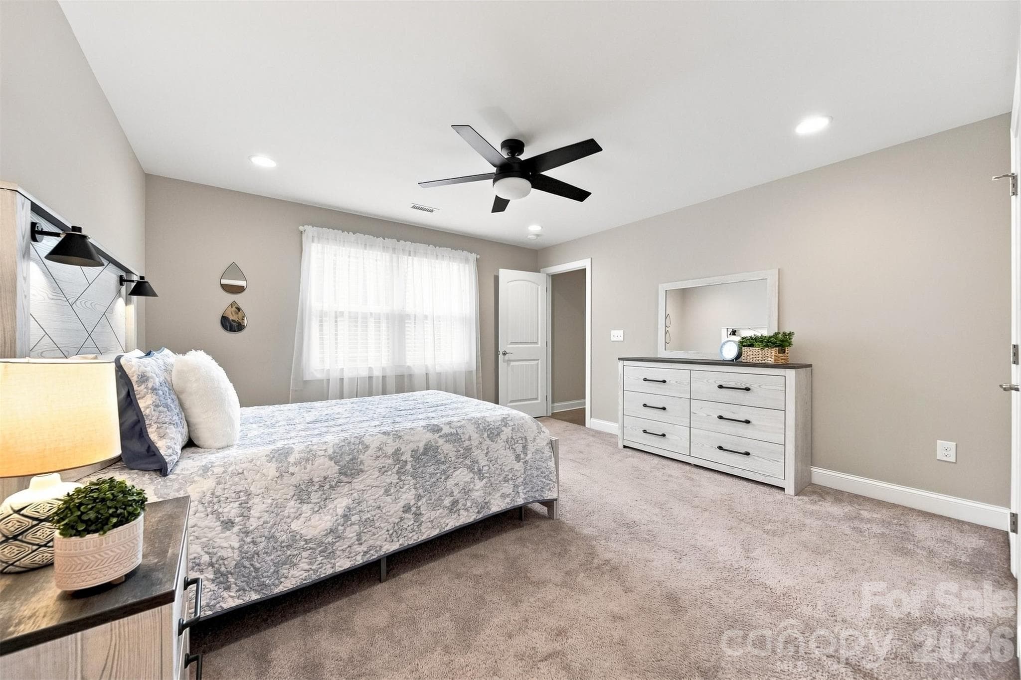 Single Family Residence at 5810 Dwayne Starnes Drive, Hickory, photo 18 of 42