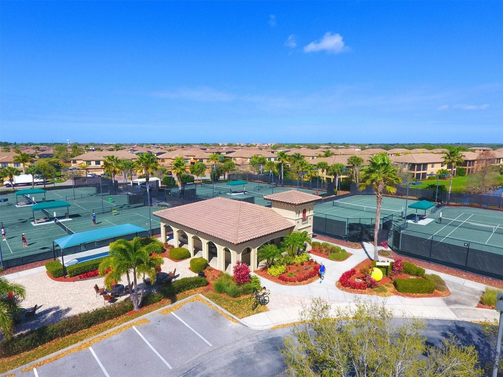 Tennis Facilities - 8309 GRAND ESTUARY TRL #306, BRADENTON