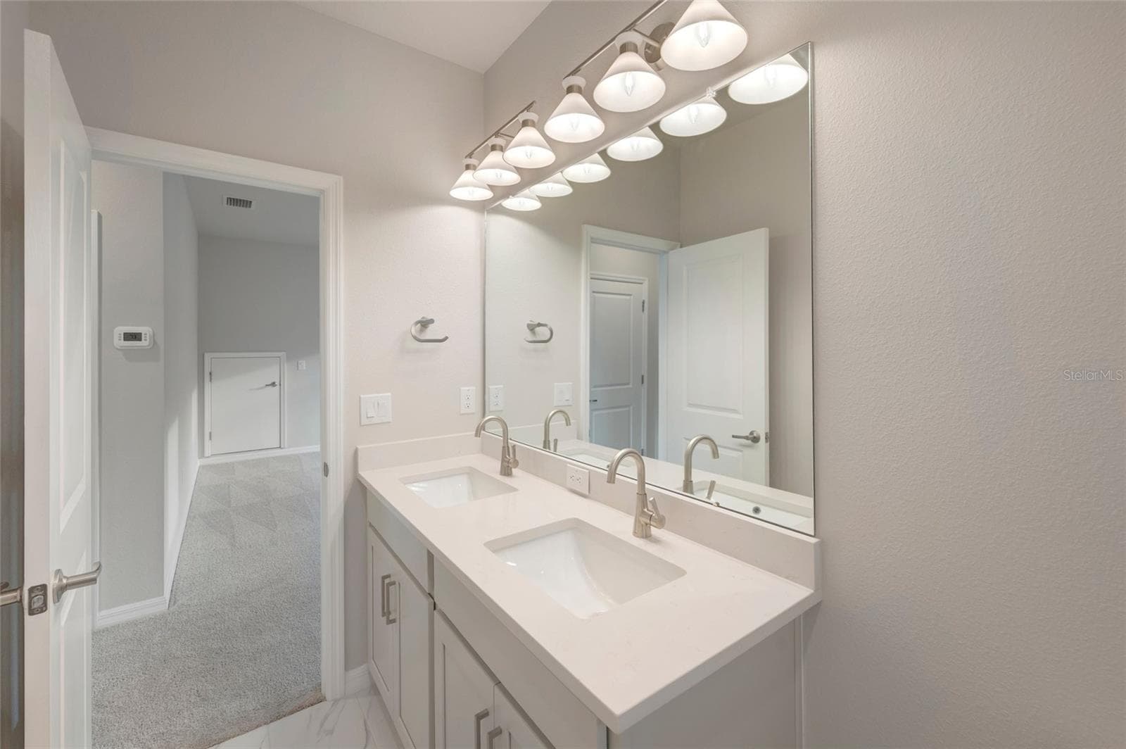 Owner's Bath - 31051 PENDLETON LANDING CIR, WESLEY CHAPEL