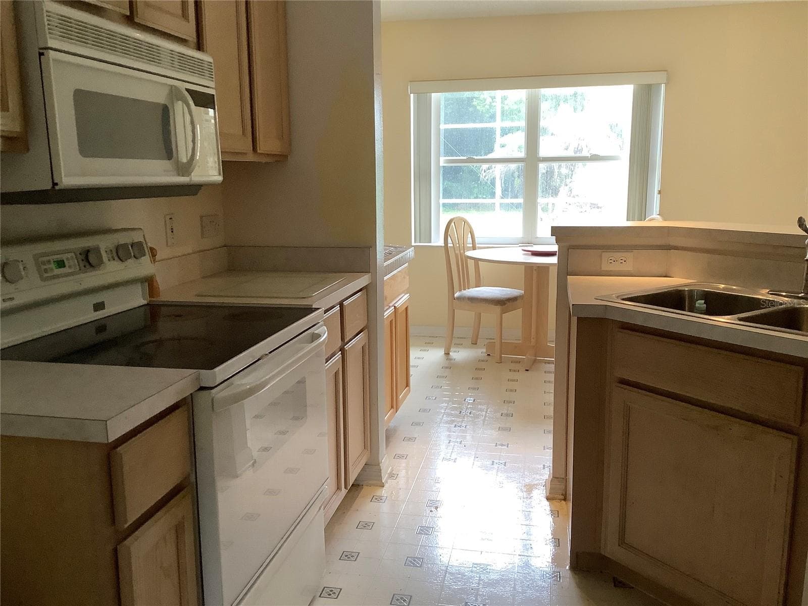 Kitchen - 665 STEVELYNN CIR, WINTER GARDEN