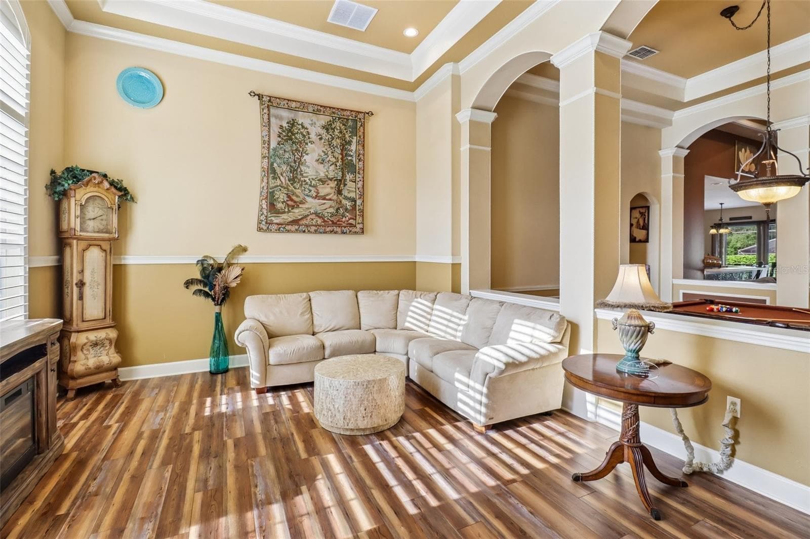 Formal living area at the front of the home. - 2947 CEDAR CREST DR, APOPKA