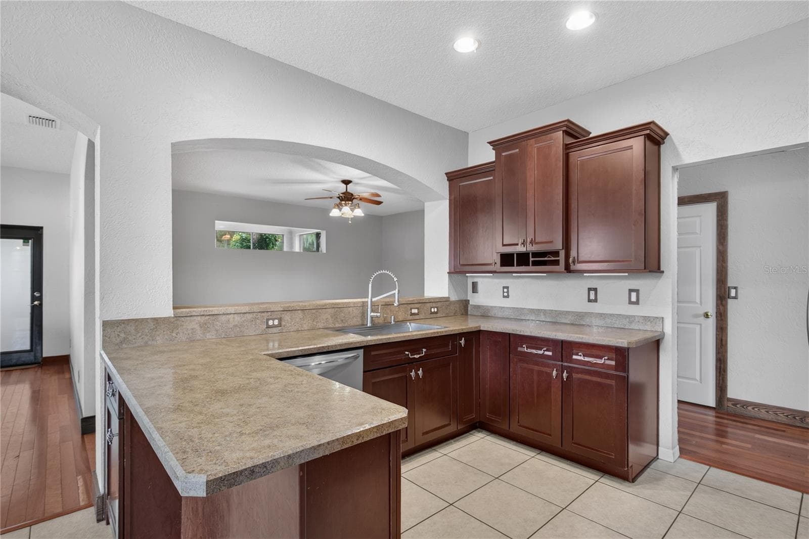 Single Family Residence at 7314 SPRING MOUNTAIN LN, YALAHA, photo 19 of 68