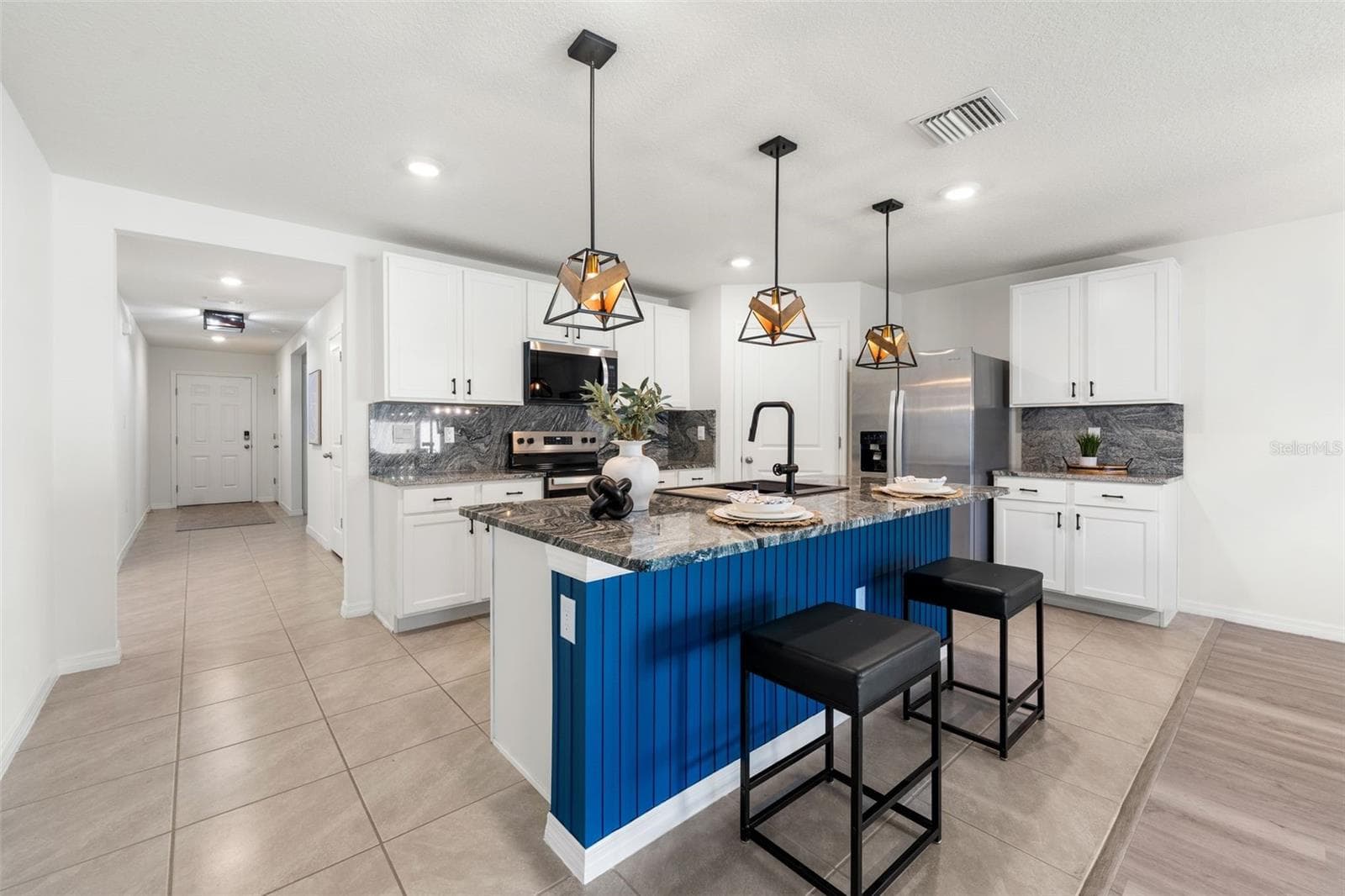 Single Family Residence at 24596 NW 23RD LN, NEWBERRY, photo 8 of 46