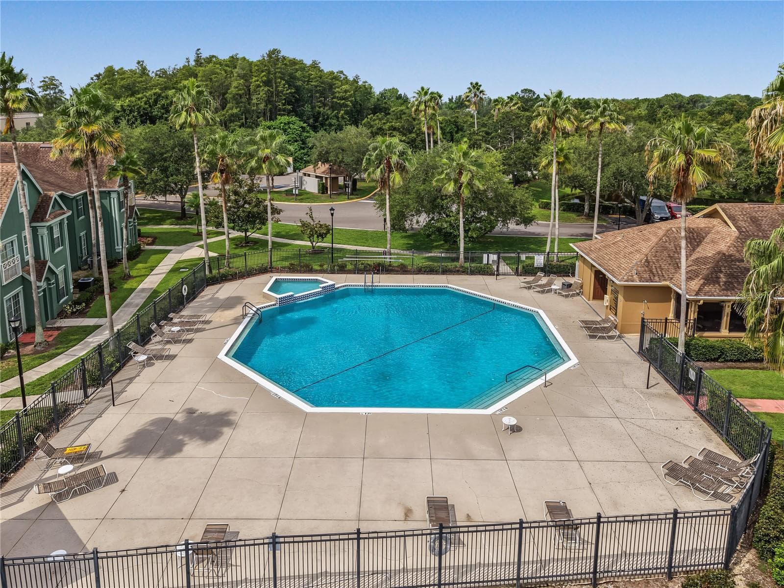 Condominium at 9186 LAKE CHASE ISLAND WAY, TAMPA, photo 21 of 25