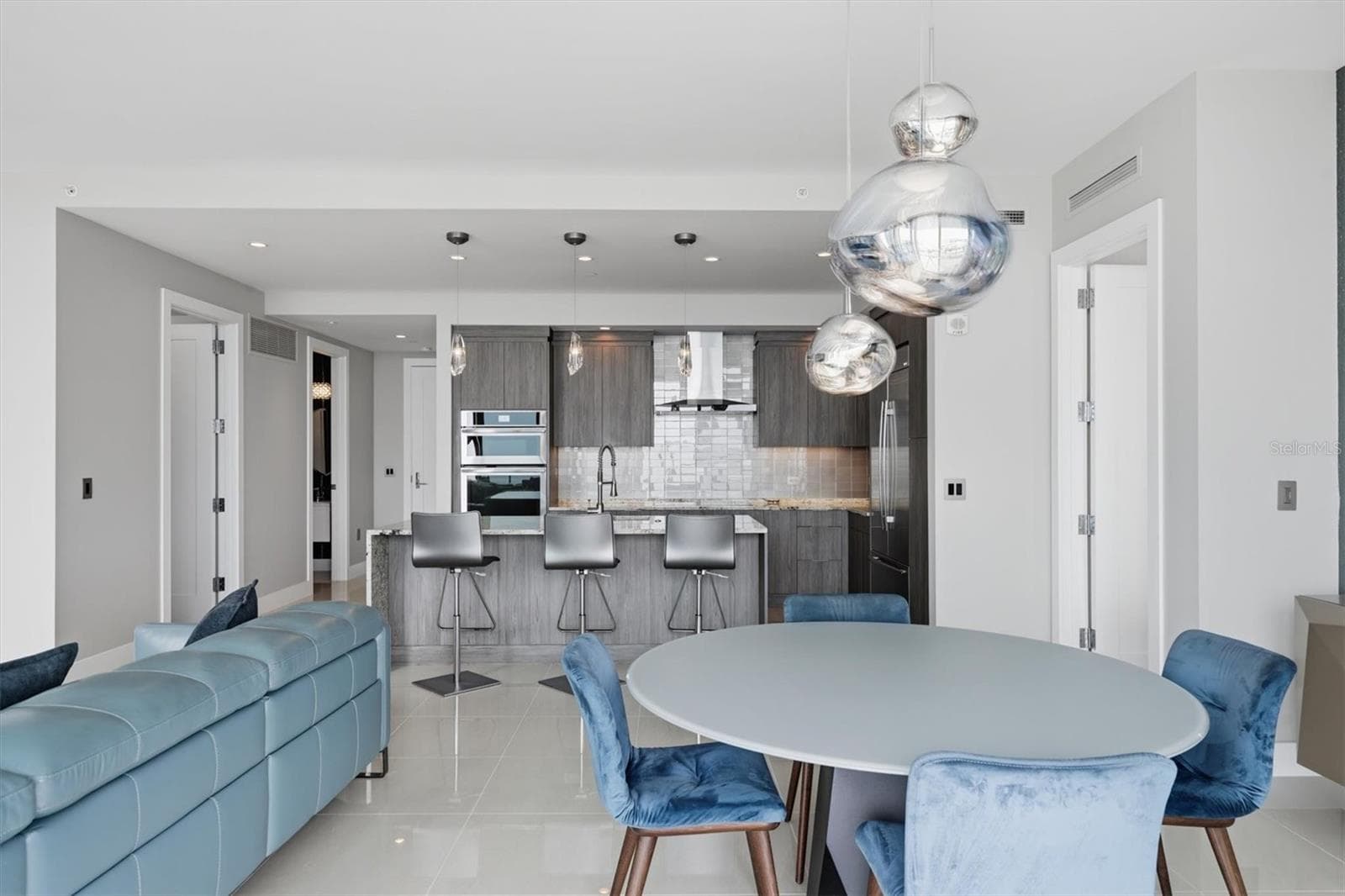 Gorgeous lighting fixtures throughout - 1155 N GULFSTREAM AVE #807, SARASOTA