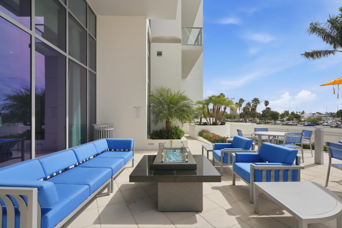 Fire Table is delightful on cool evenings - 1155 N GULFSTREAM AVE #807, SARASOTA