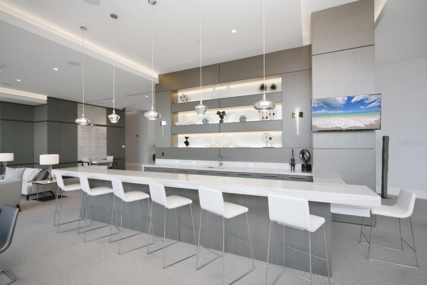 Lobby Serving Bar - 1155 N GULFSTREAM AVE #807, SARASOTA