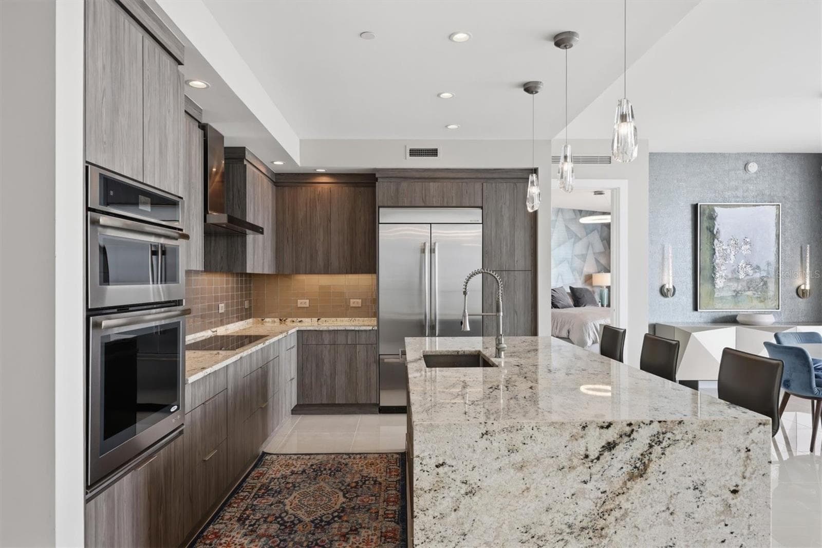 Gleaming stone counters - 1155 N GULFSTREAM AVE #807, SARASOTA