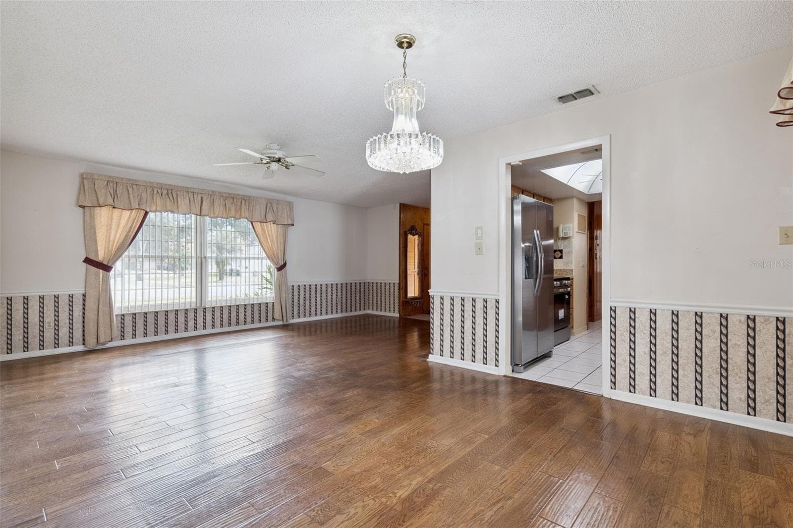 Single Family Residence at 1391 AVALON BLVD, CASSELBERRY, photo 4 of 40