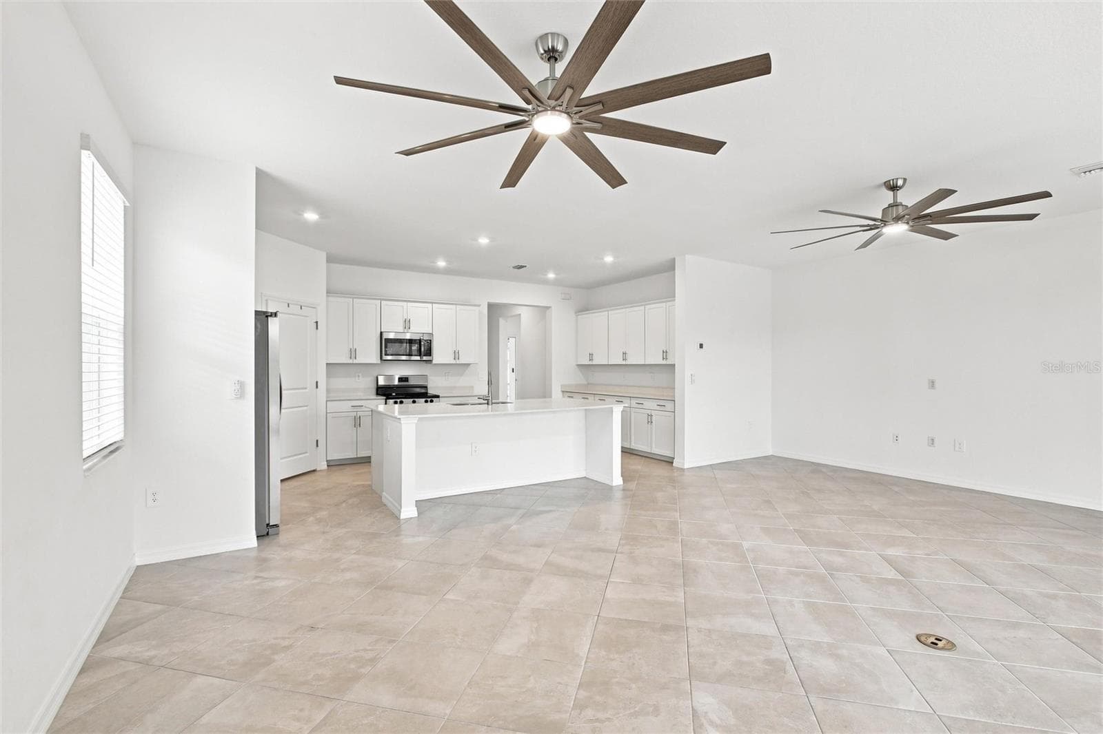Single Family Residence at 11296 PINOT DR, VENICE, photo 12 of 50