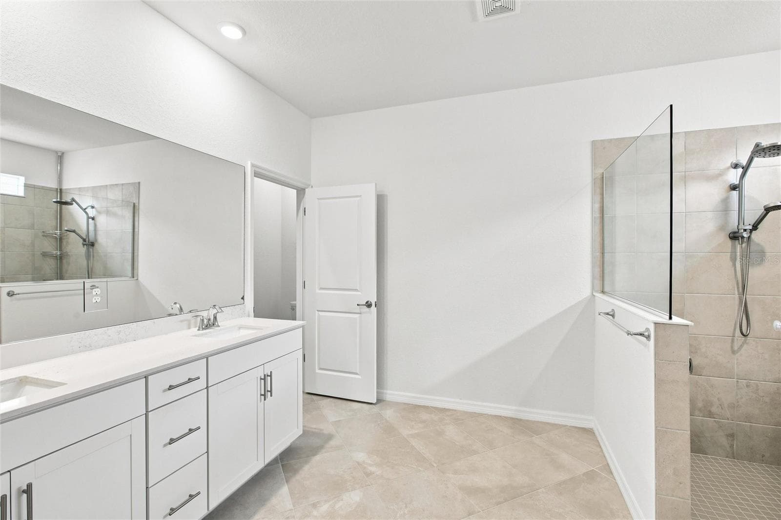 Single Family Residence at 11296 PINOT DR, VENICE, photo 18 of 50