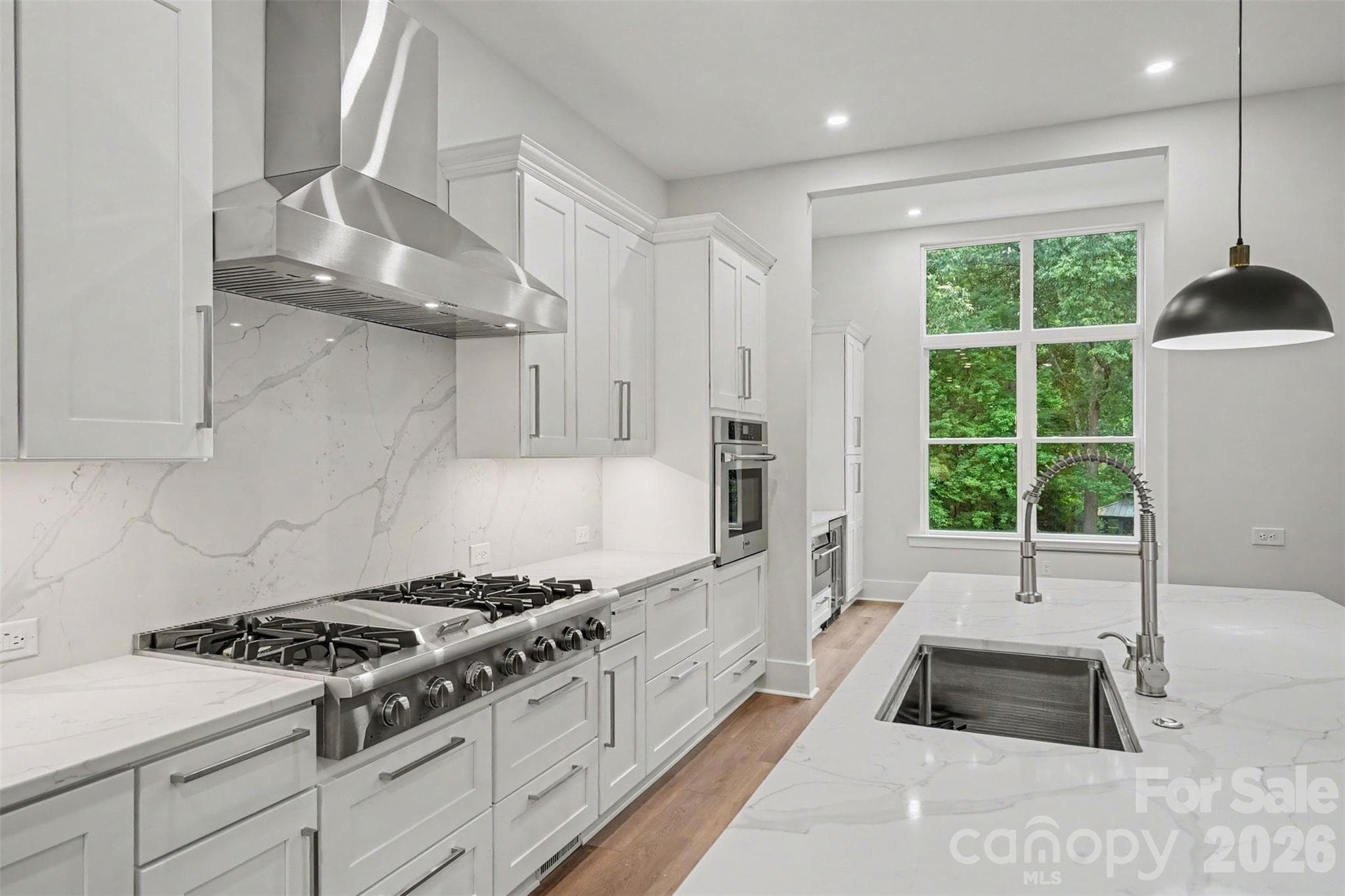 Gourmet kitchen with newly run gas line in neighborhood for gas cooking! - 4808 Rockwood Drive, Waxhaw