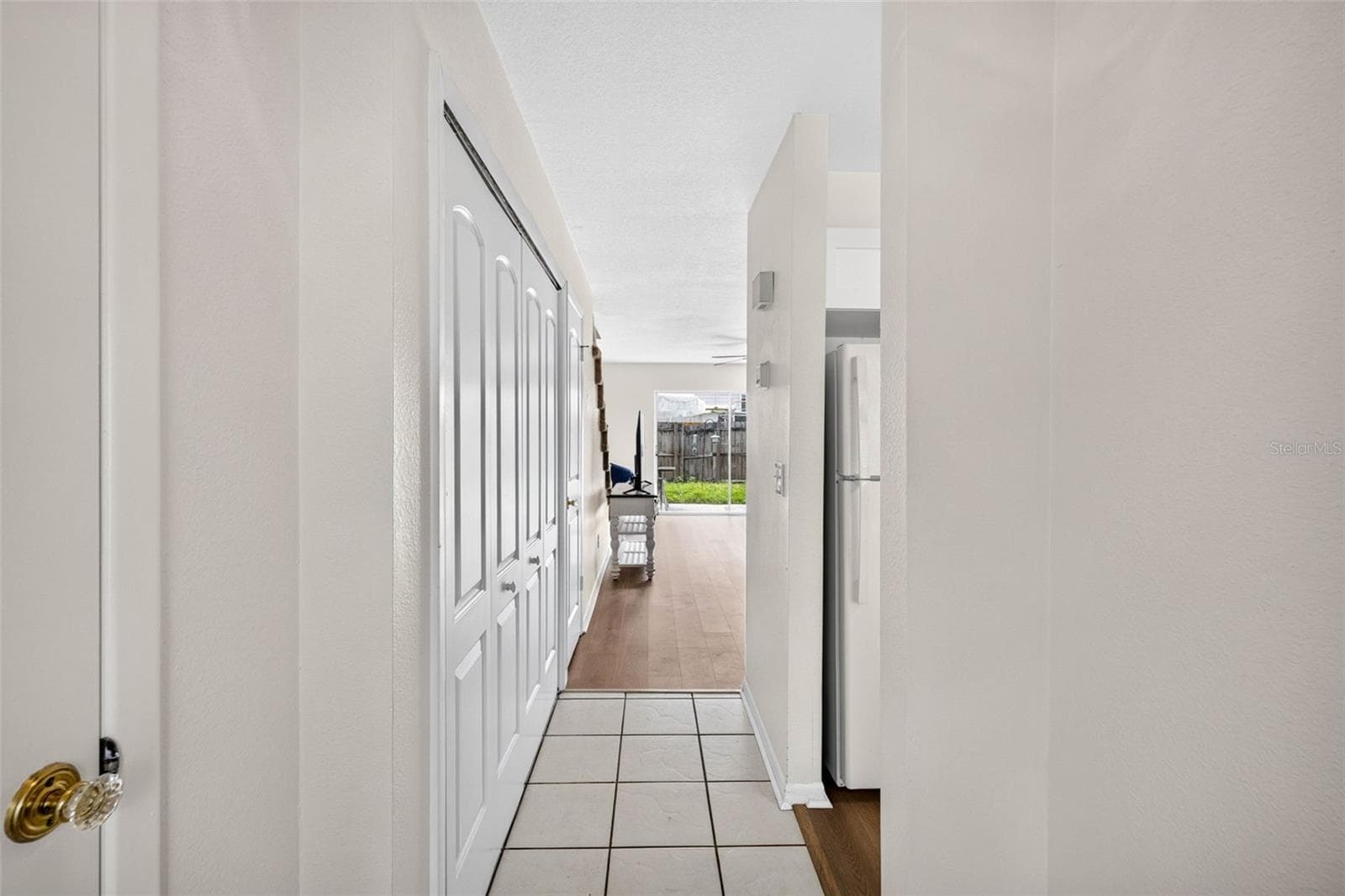 Townhouse at 1760 MILL RUN CIR, TAMPA, photo 4 of 42