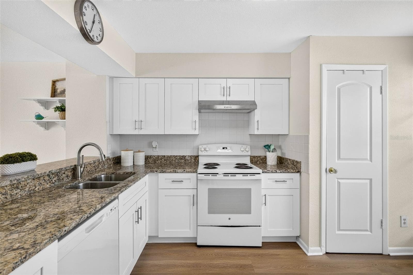 Townhouse at 1760 MILL RUN CIR, TAMPA, photo 6 of 42